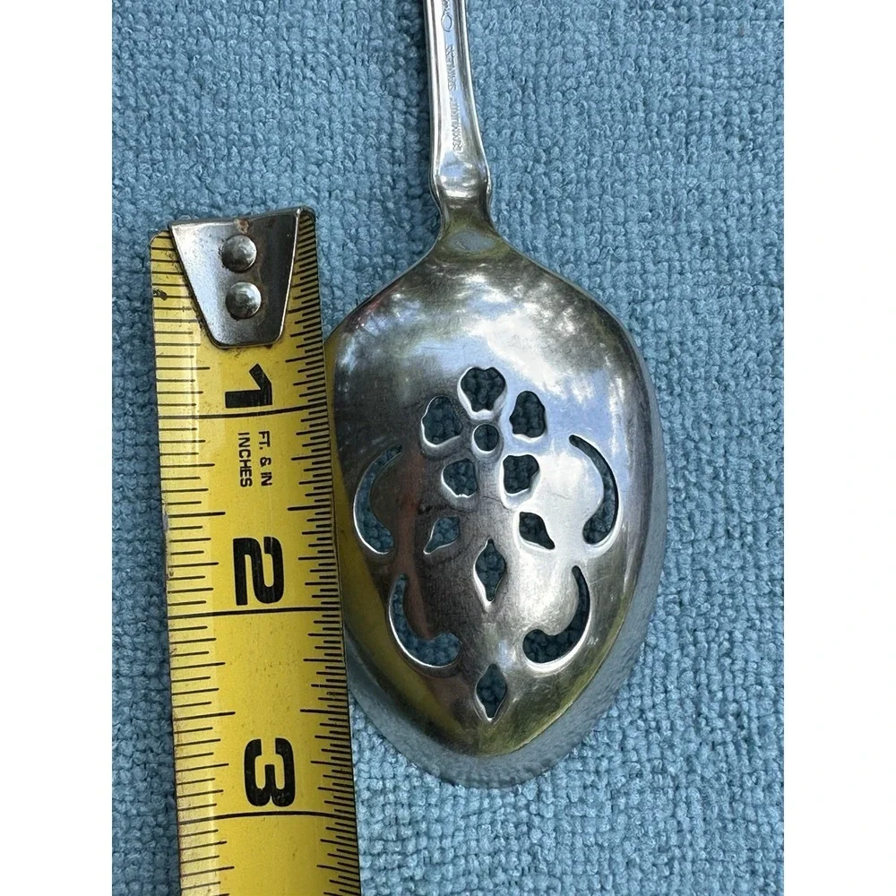 Oneida Community Louisiana Pierced Serving Spoon Stainless Flatware 8.5